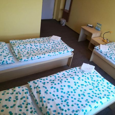 Hotel Modra Hvezda Sadská Kültér fotó
